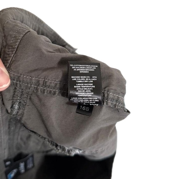 Kühl Kontra roll up capri Womens Size 8 Gray Straight Cotton Blend Classic - Picture 2 of 6